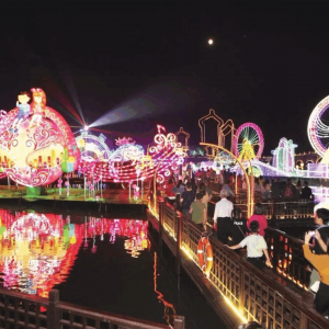 遗爱湖公园“千灯映湖”花灯节：