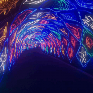 【小预算大效果灯光节案例】