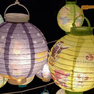 动漫元素与传统宫灯融合设计